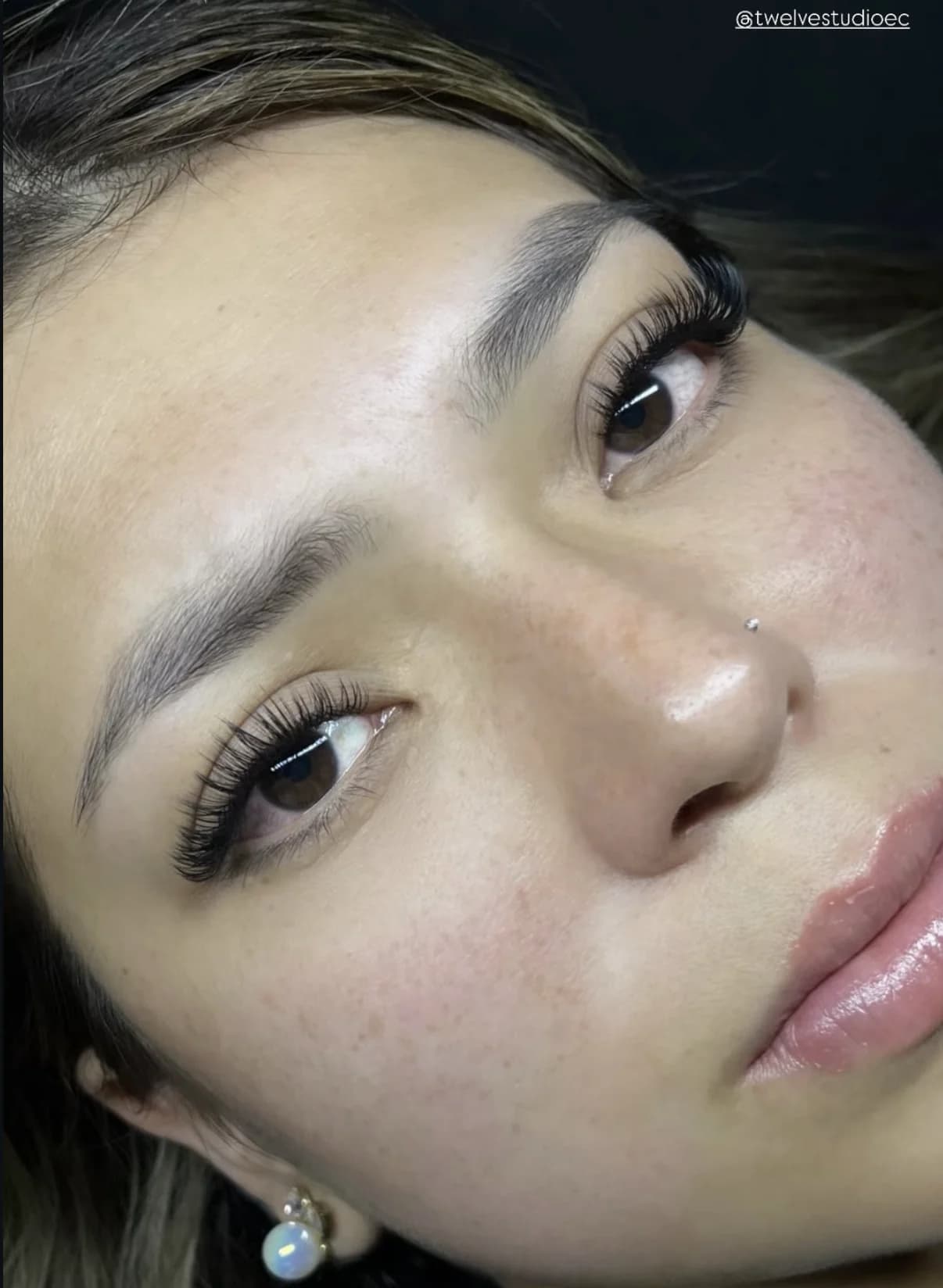 Diseño de pestañas profesional Twelve Studio Quito