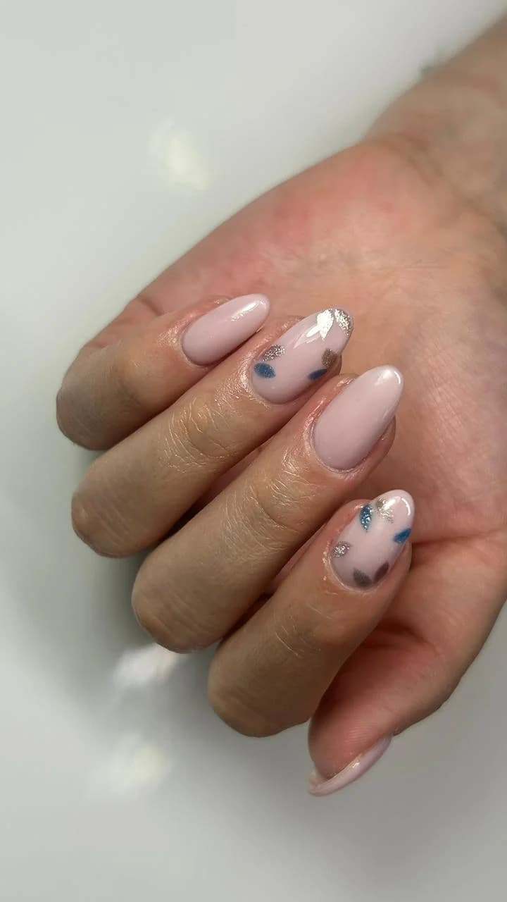 Tendencias de Manicura 2026: Colores y formas en tendencia